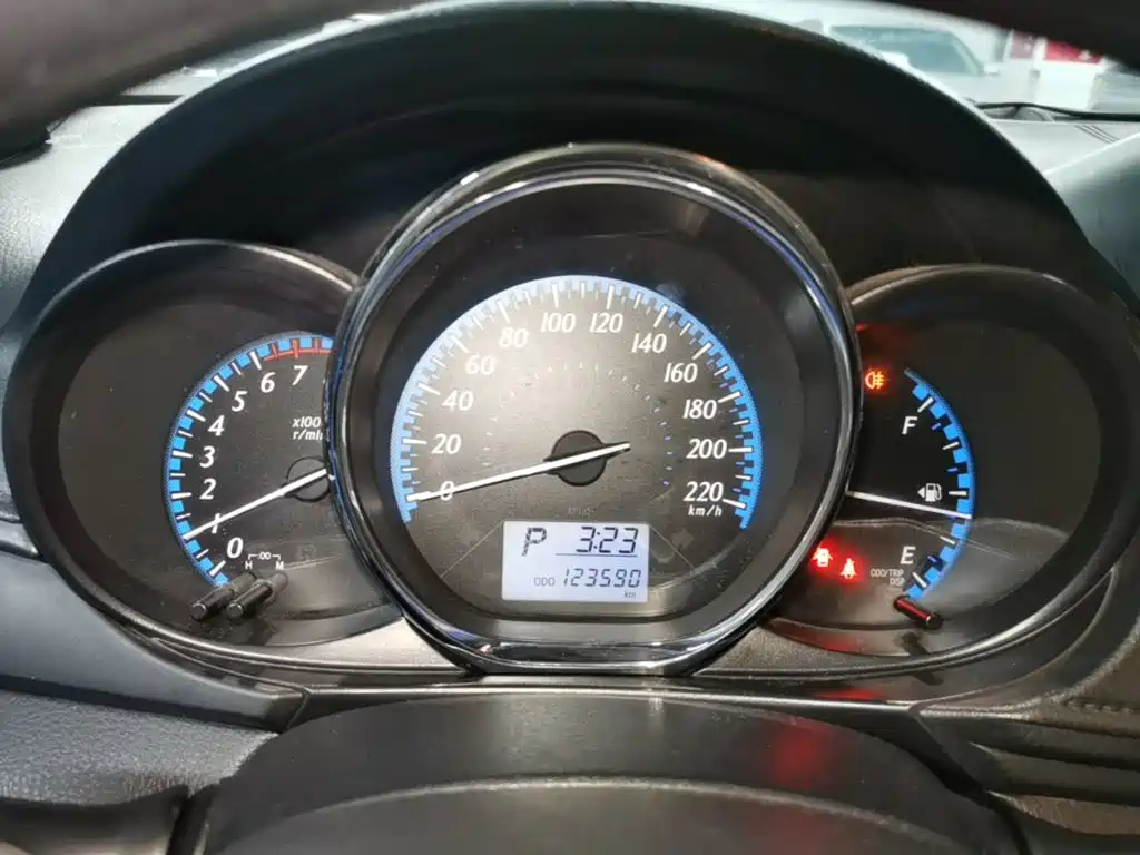 Toyota Yaris L — миниатюра 12