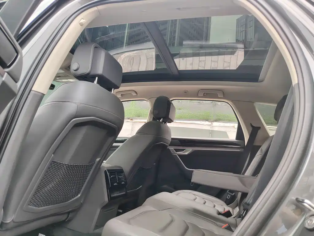 Volkswagen Touareg — миниатюра 11