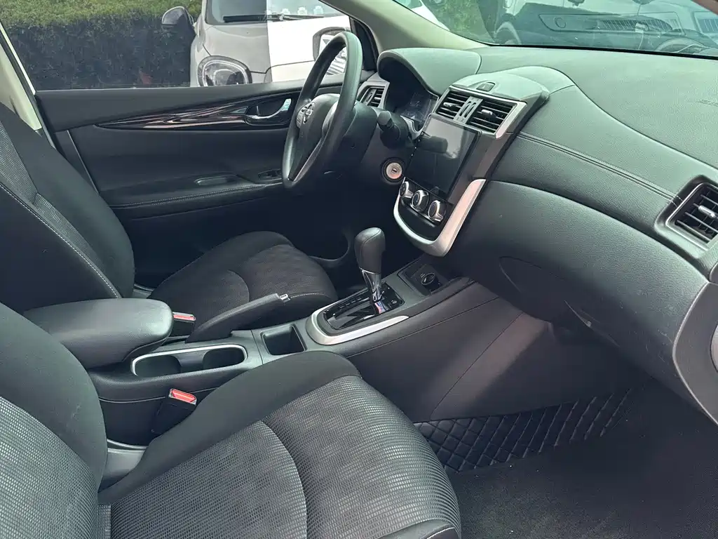 Nissan Tiida 2023 1.6L CVT