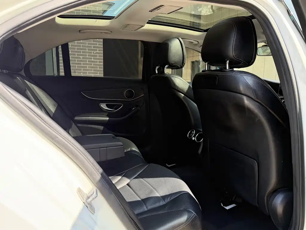 Mercedes-Benz C-Class — миниатюра 5