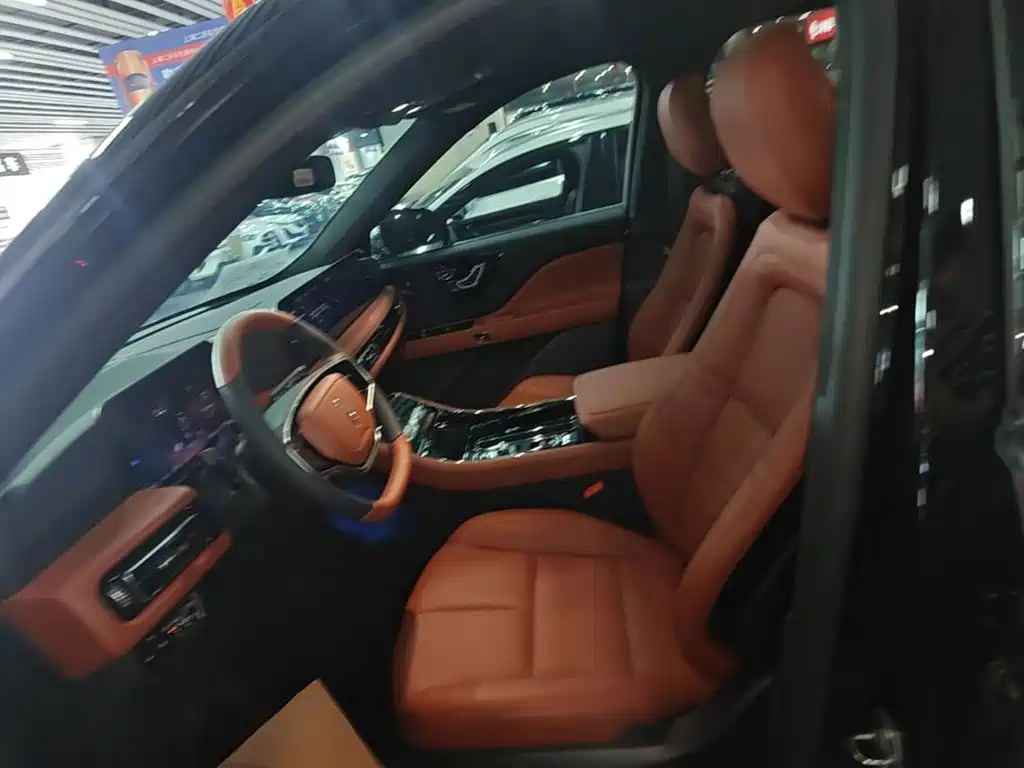 Lincoln Aviator — миниатюра 15