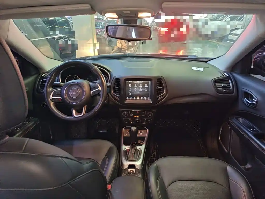 Jeep Compass — миниатюра 10