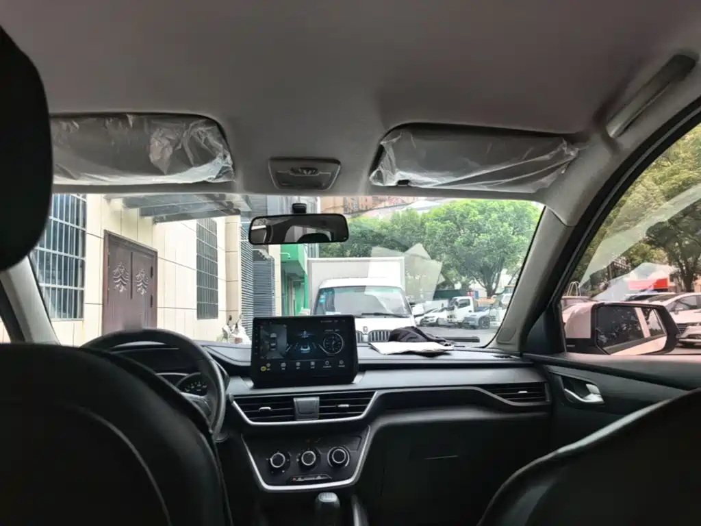 Wuling Hongguang S3 — миниатюра 18