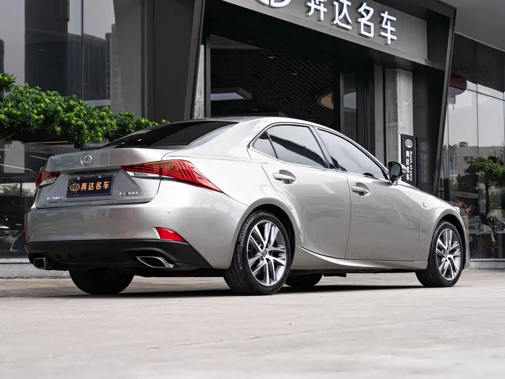 Lexus IS — миниатюра 3