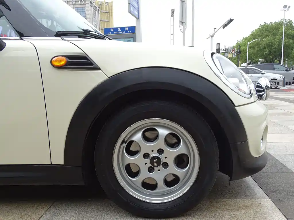 MINI Mini Clubman — миниатюра 9