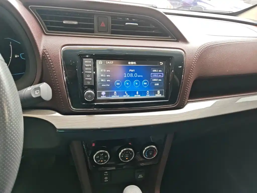 Venucia M50V — миниатюра 13