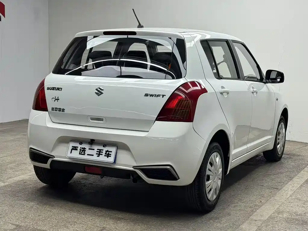 Suzuki Swift 1.3L Manual Value Edition, фото 5