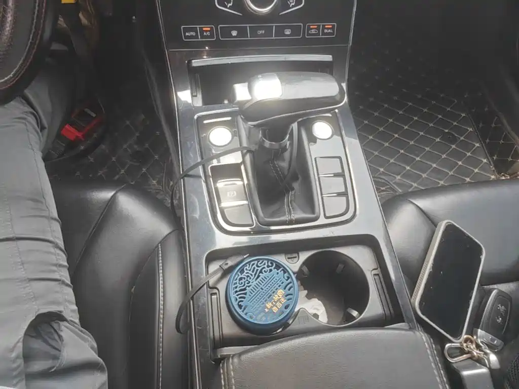 Hongqi Hongqi H5 — миниатюра 14