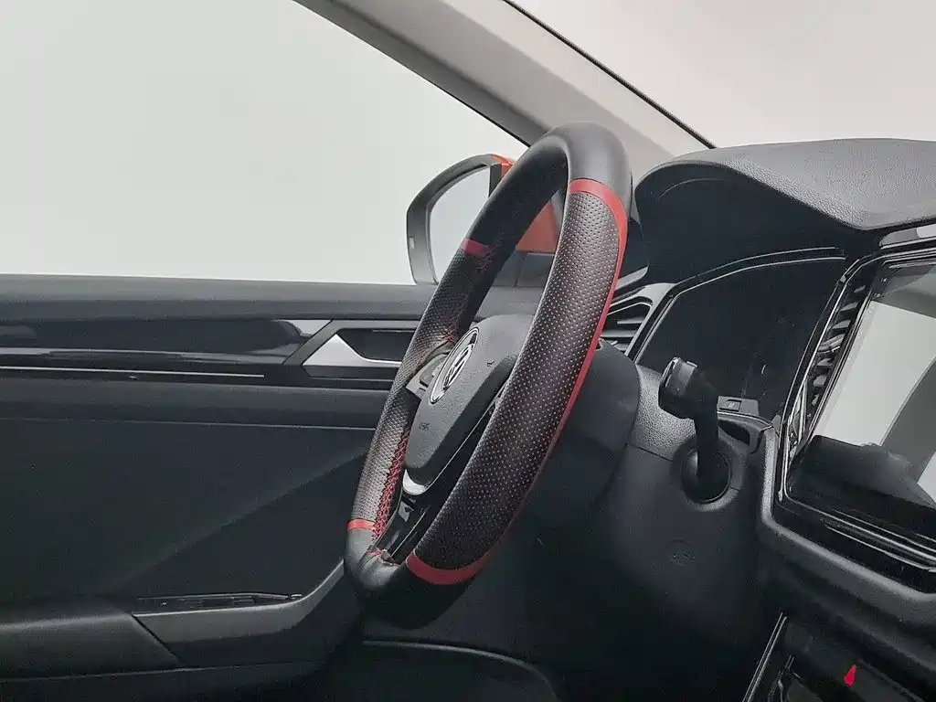 Volkswagen T-Roc — миниатюра 22