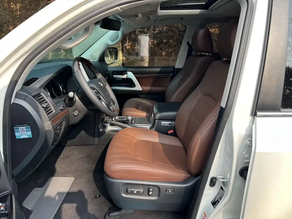 Toyota Land Cruiser 2019 5.7L