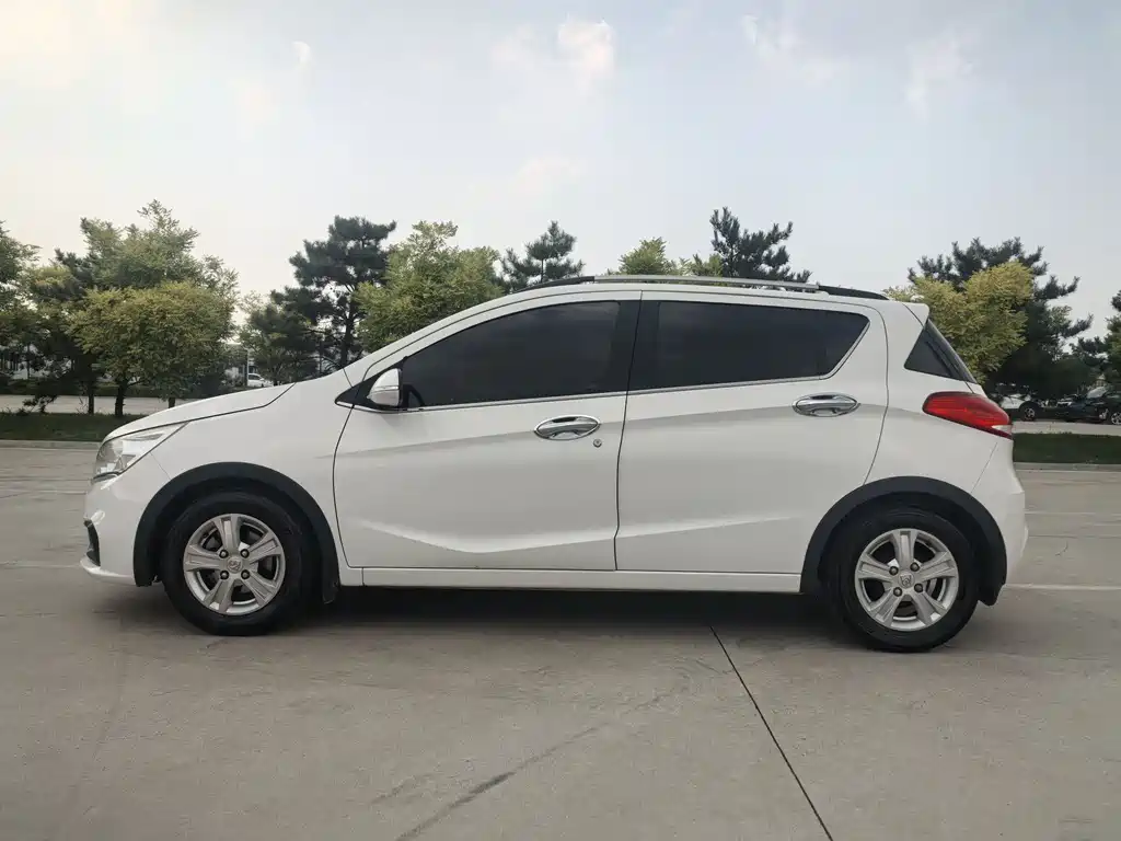 Baojun 310 2016 1.2L MT Luxury