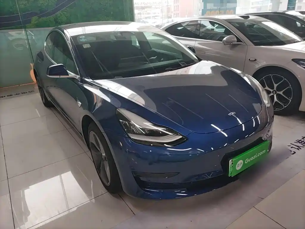Tesla Model 3 — миниатюра 4