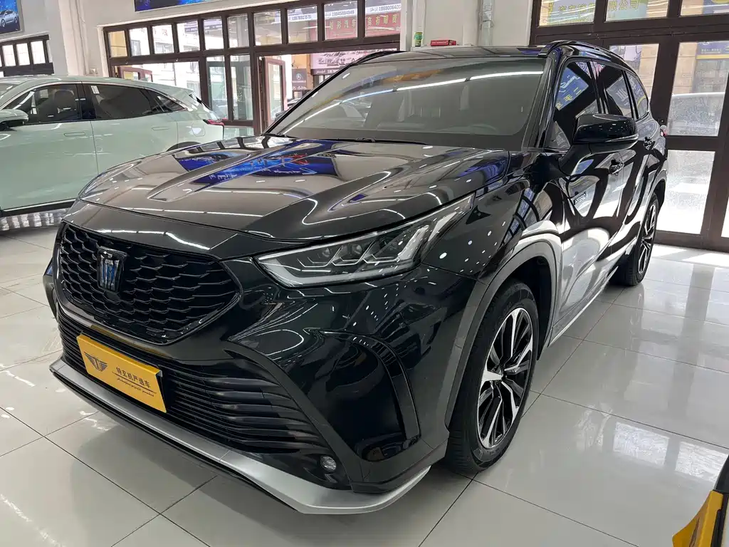 Toyota Crown Kluger — миниатюра 3