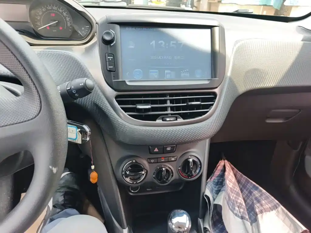 Peugeot 2008 — миниатюра 13