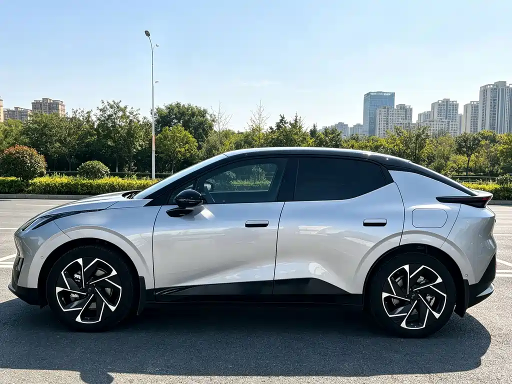 Lynk & Co Z20 — миниатюра 7