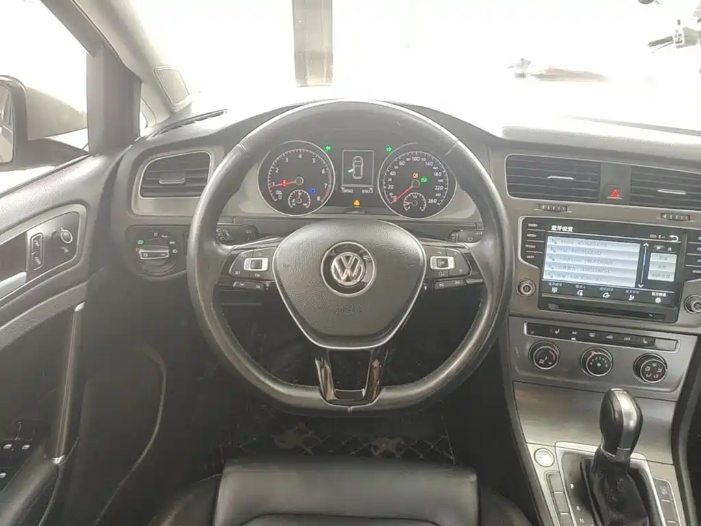 Volkswagen Golf — миниатюра 11