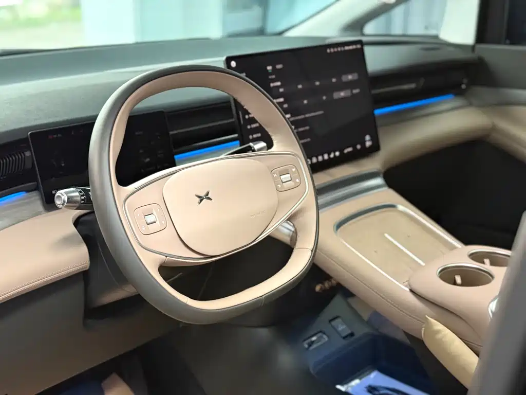 XPeng X9 — миниатюра 4