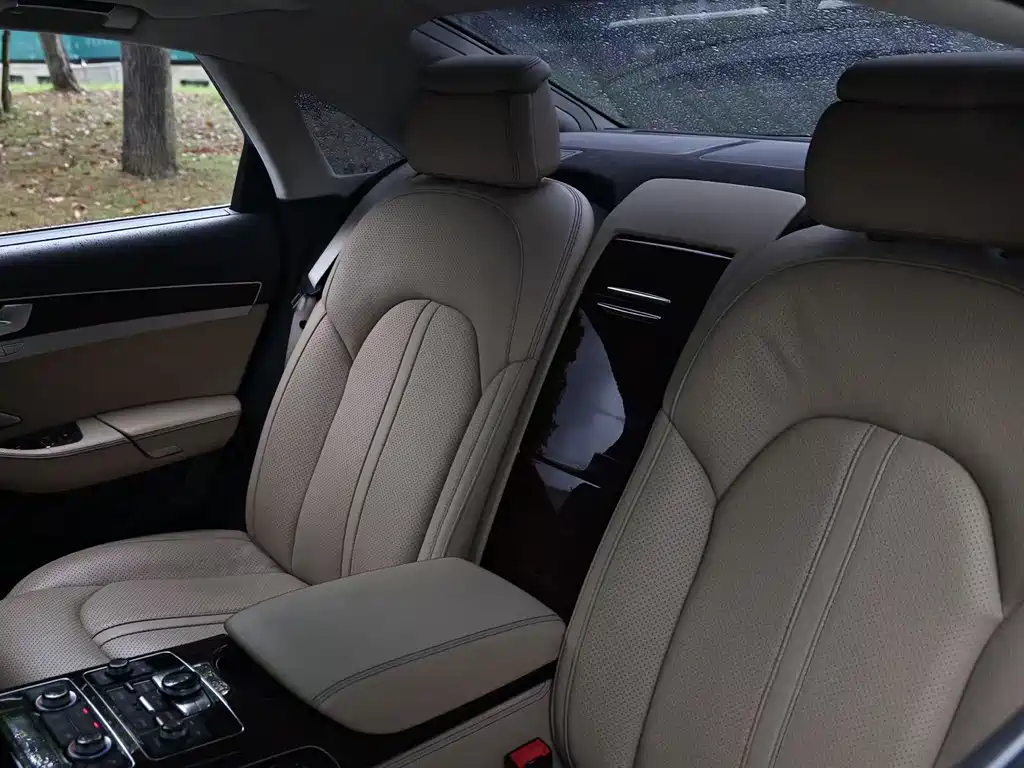 Audi A8 — миниатюра 10