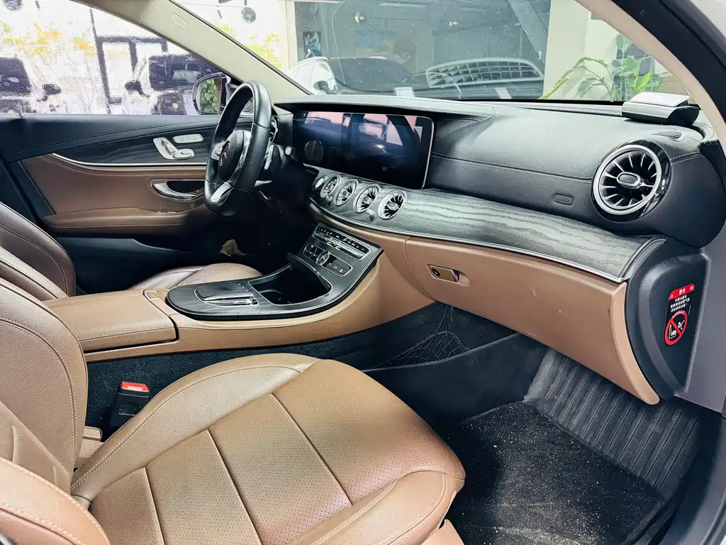 MERCEDES-BENZ E CLASS