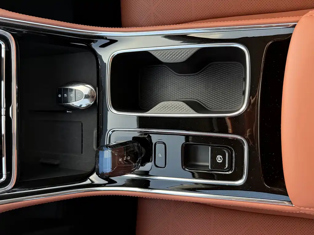 Geely Emgrand — миниатюра 17