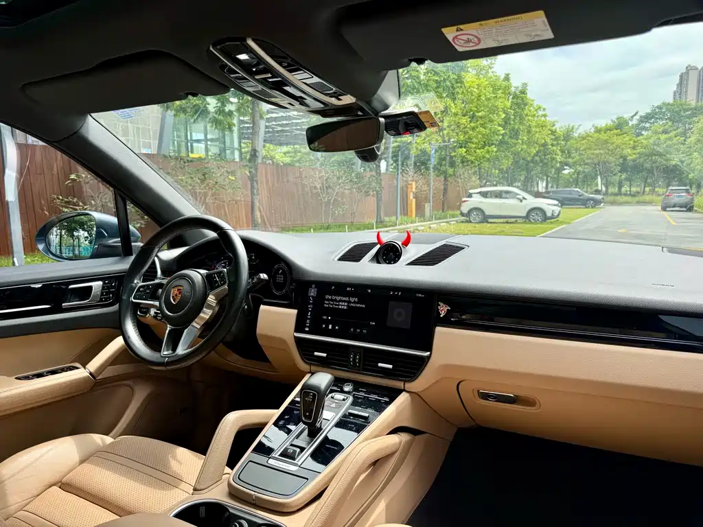 Porsche Cayenne — миниатюра 14