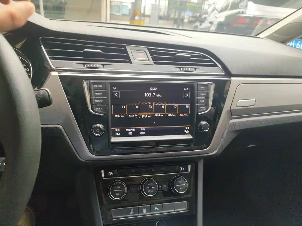 Volkswagen Touran — миниатюра 10