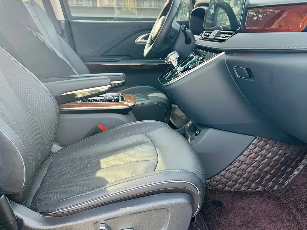 Hongqi Hongqi HQ9 PHEV — миниатюра 14