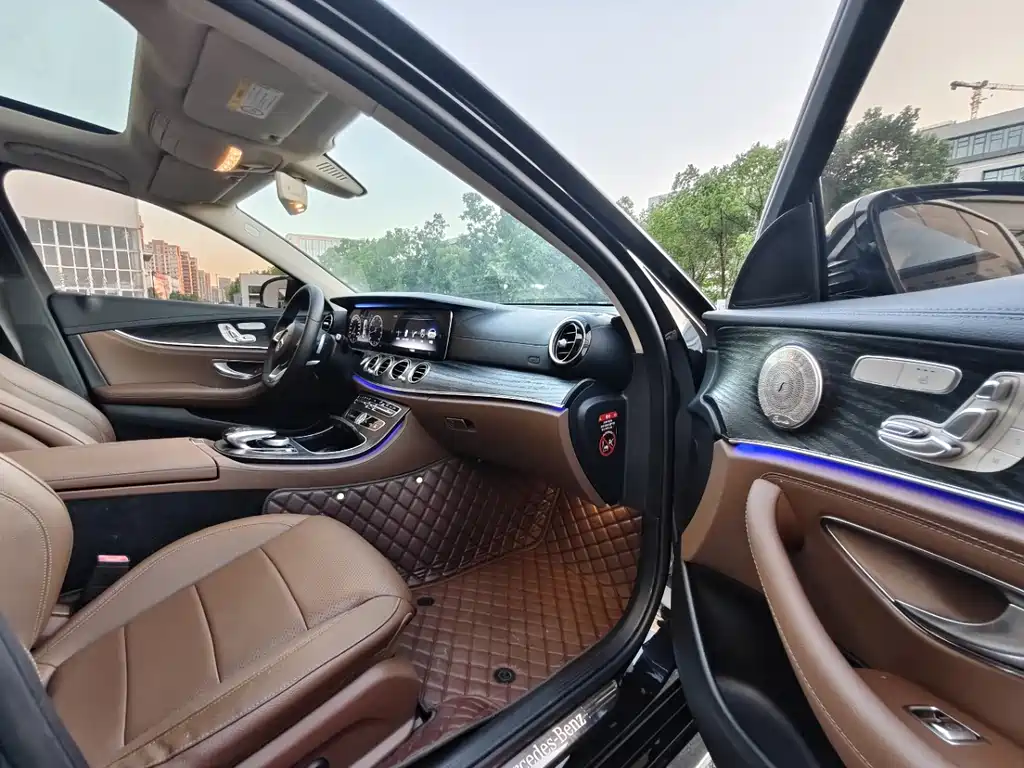 Mercedes-Benz E-Class — миниатюра 4