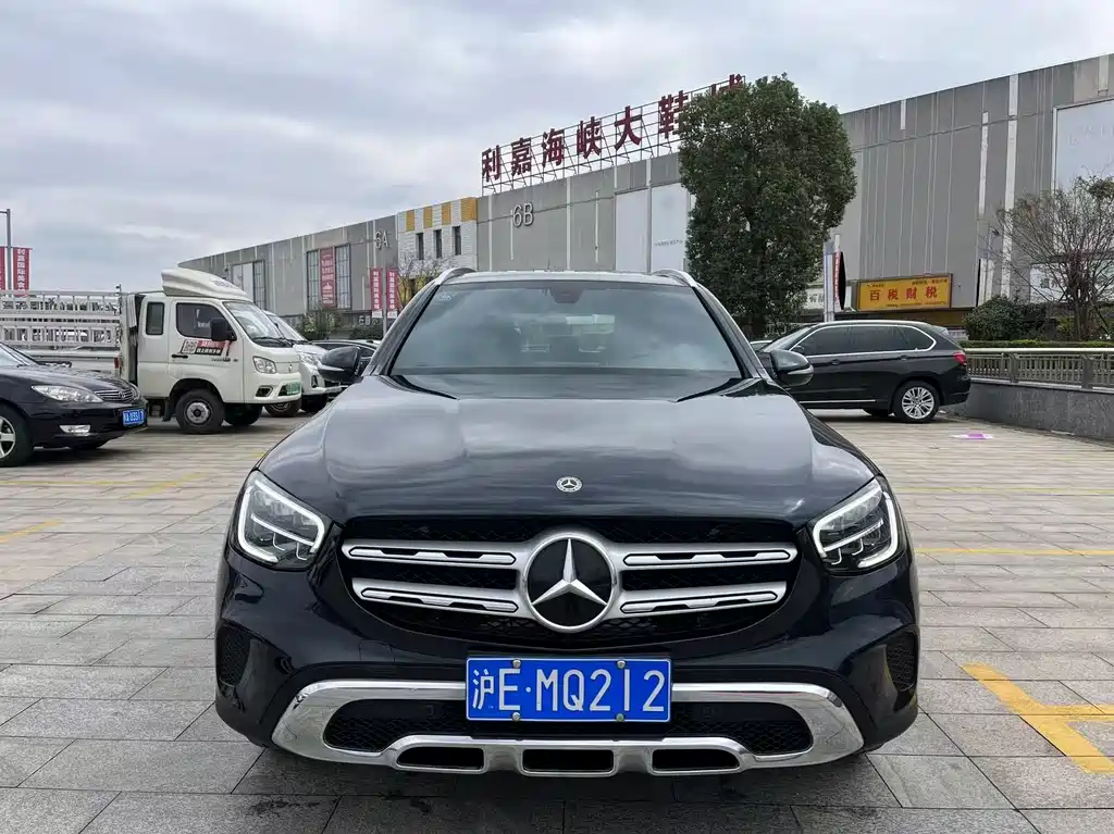 MERCEDES-BENZ GLC