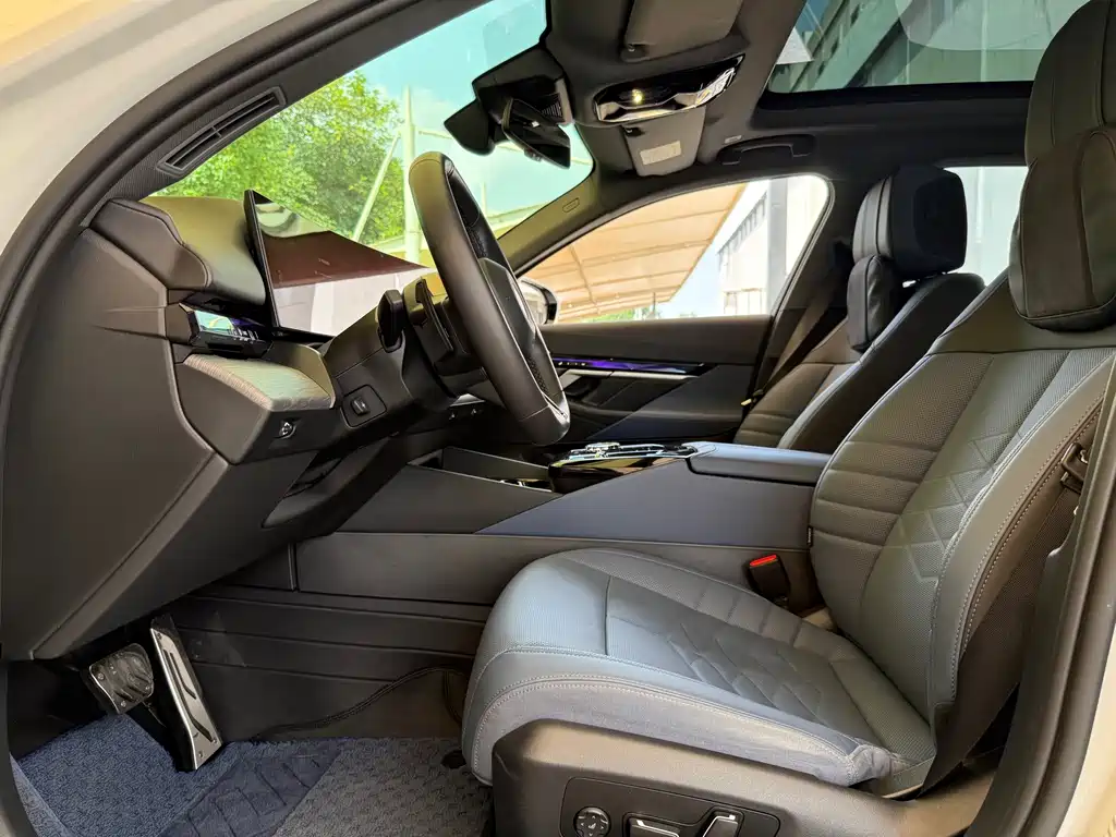 BMW i5 — миниатюра 9