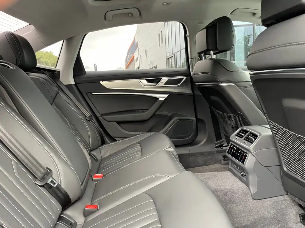 Audi A6L — миниатюра 15