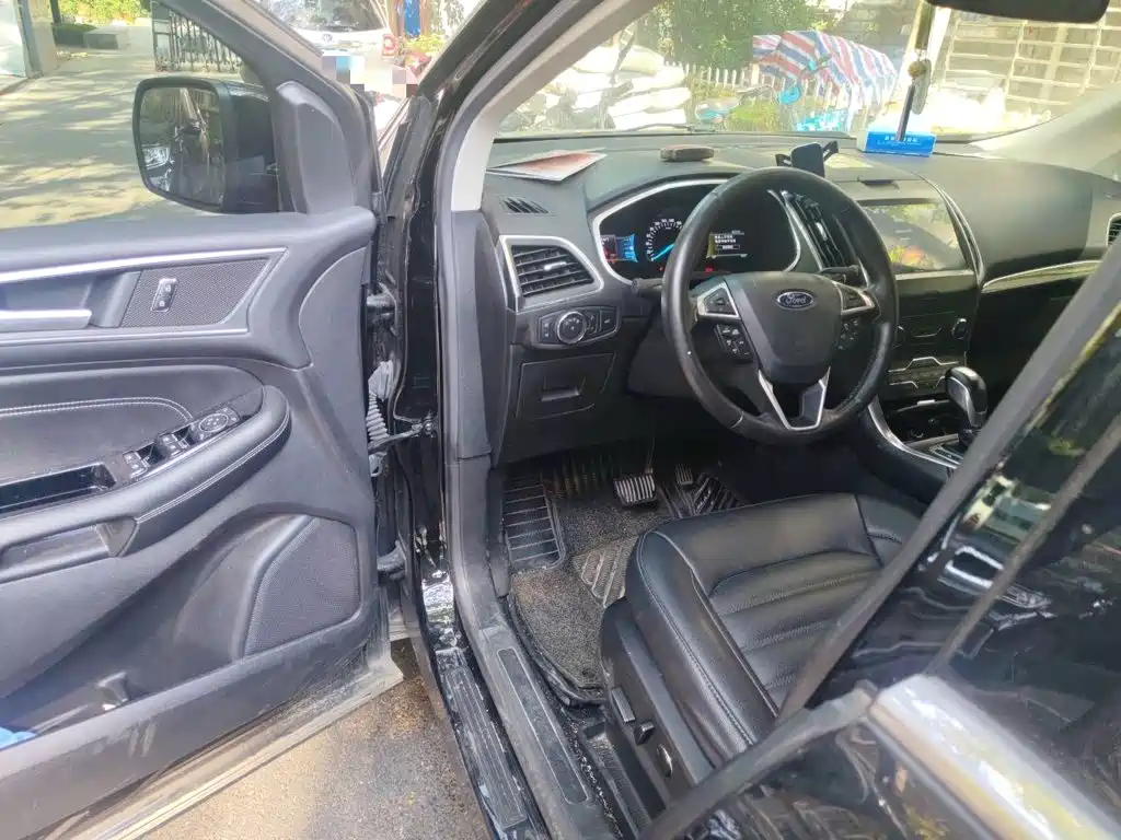 Ford Edge — миниатюра 12