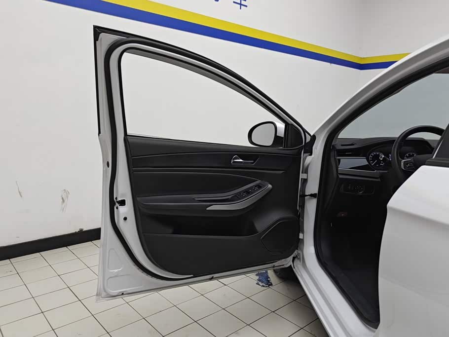 CHERY Arrizo 5 1.5 л 2023 г. Белый, пробег 46500 км