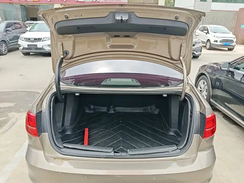 Volkswagen Sagitar — миниатюра 19
