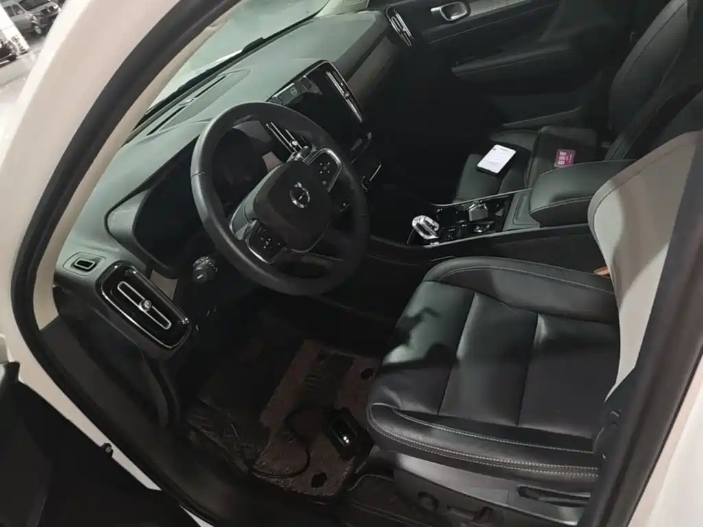 Volvo XC40 — миниатюра 15