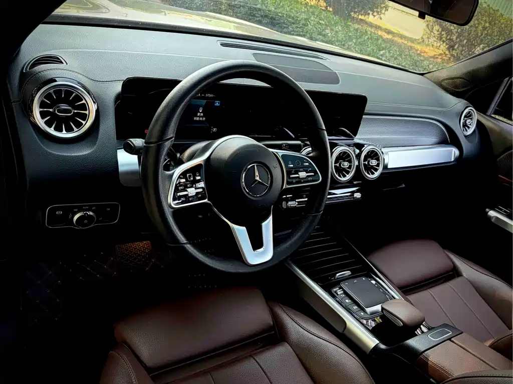 Mercedes-Benz GLB — миниатюра 7