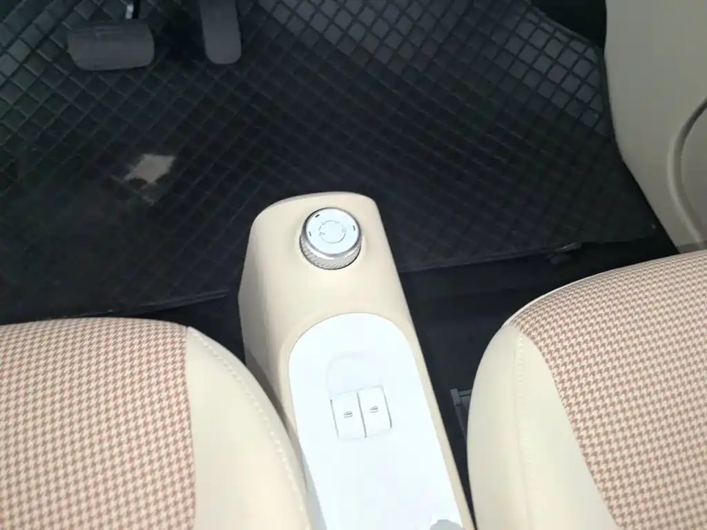 Wuling MINIEV — миниатюра 10