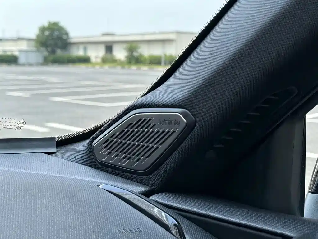 Lynk & Co 03 — миниатюра 11