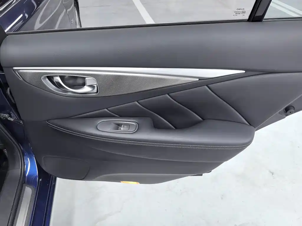 Infiniti Q50L — миниатюра 12