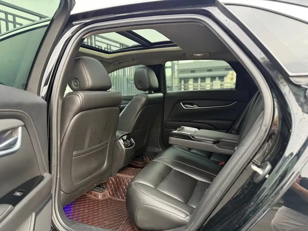 Cadillac XTS — миниатюра 6