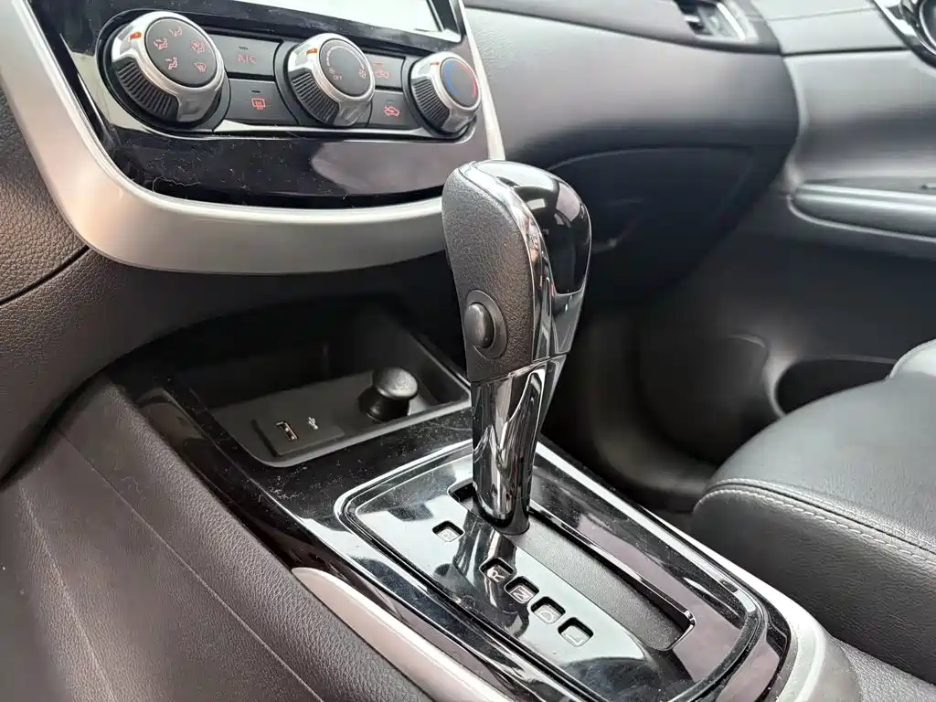 Nissan Tiida — миниатюра 17