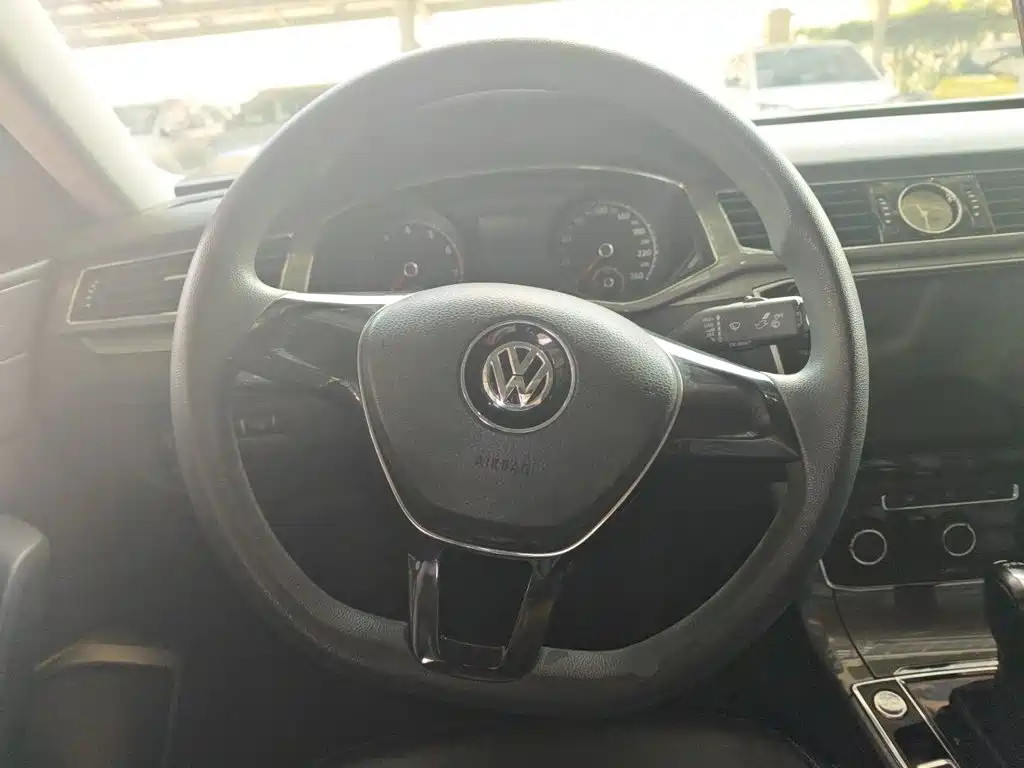 Volkswagen Passat — миниатюра 11