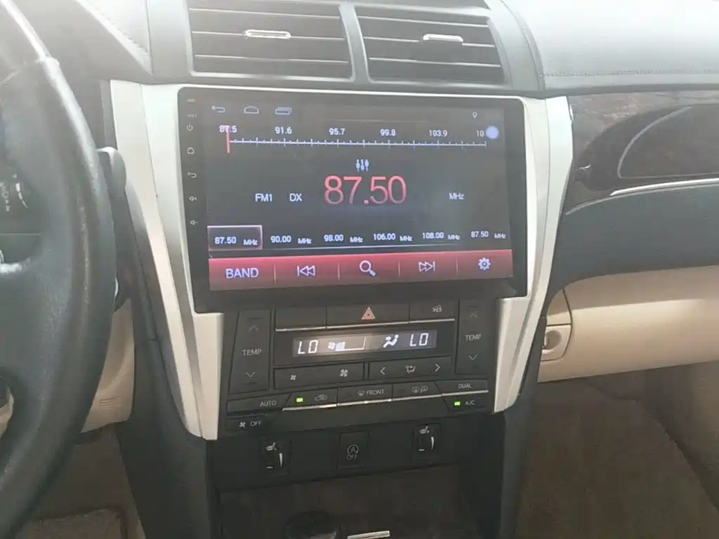 Toyota Camry — миниатюра 13