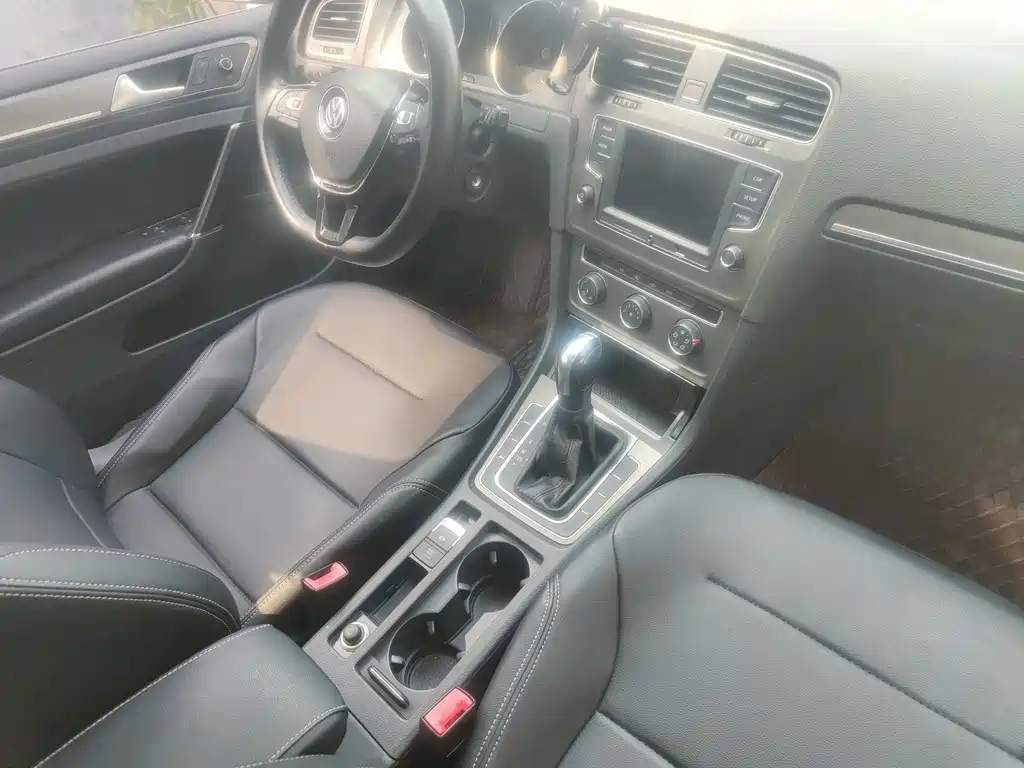 Volkswagen Golf — миниатюра 6