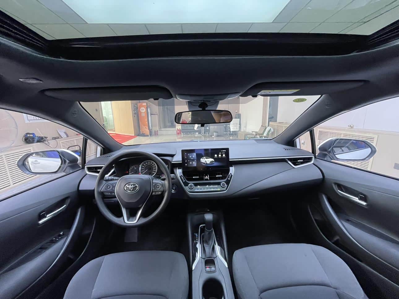 Toyota Levin 1.2 л 2025 г. Белый, пробег 3000 км