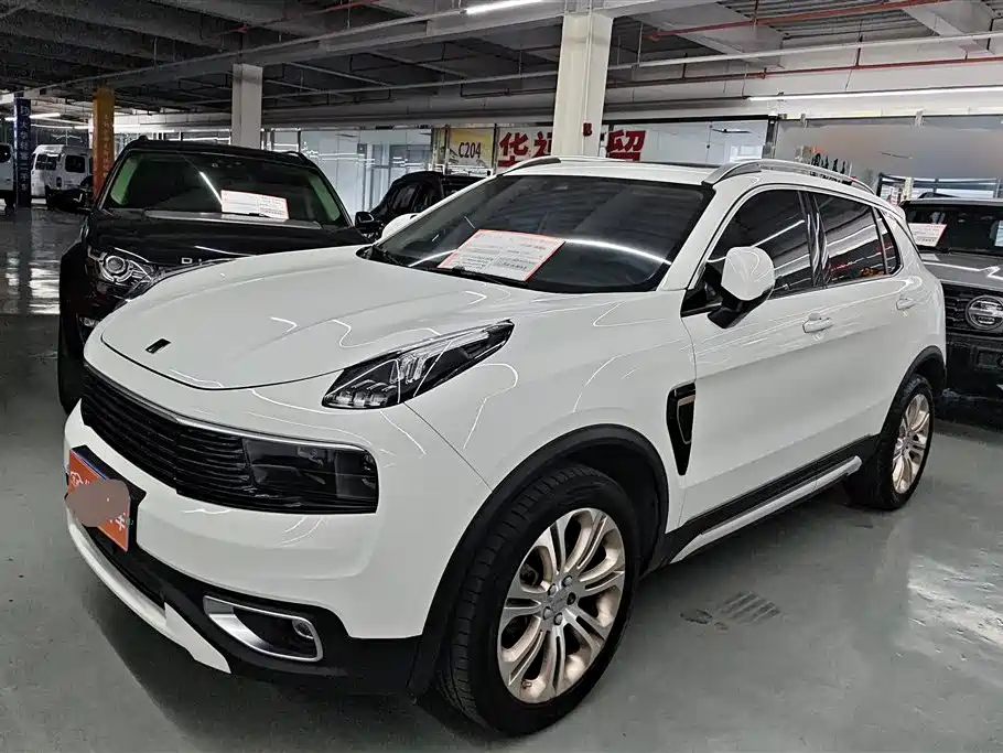 Купить Lynk & Co 01
