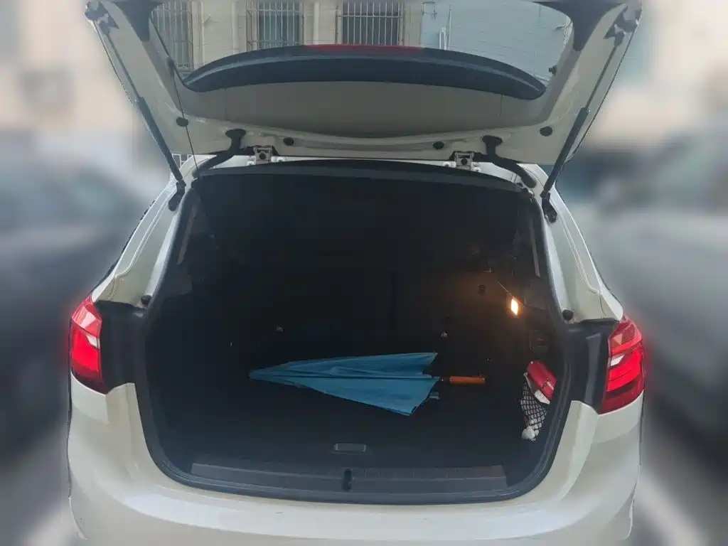 BMW 2 Series Active Tourer (Import) — миниатюра 10