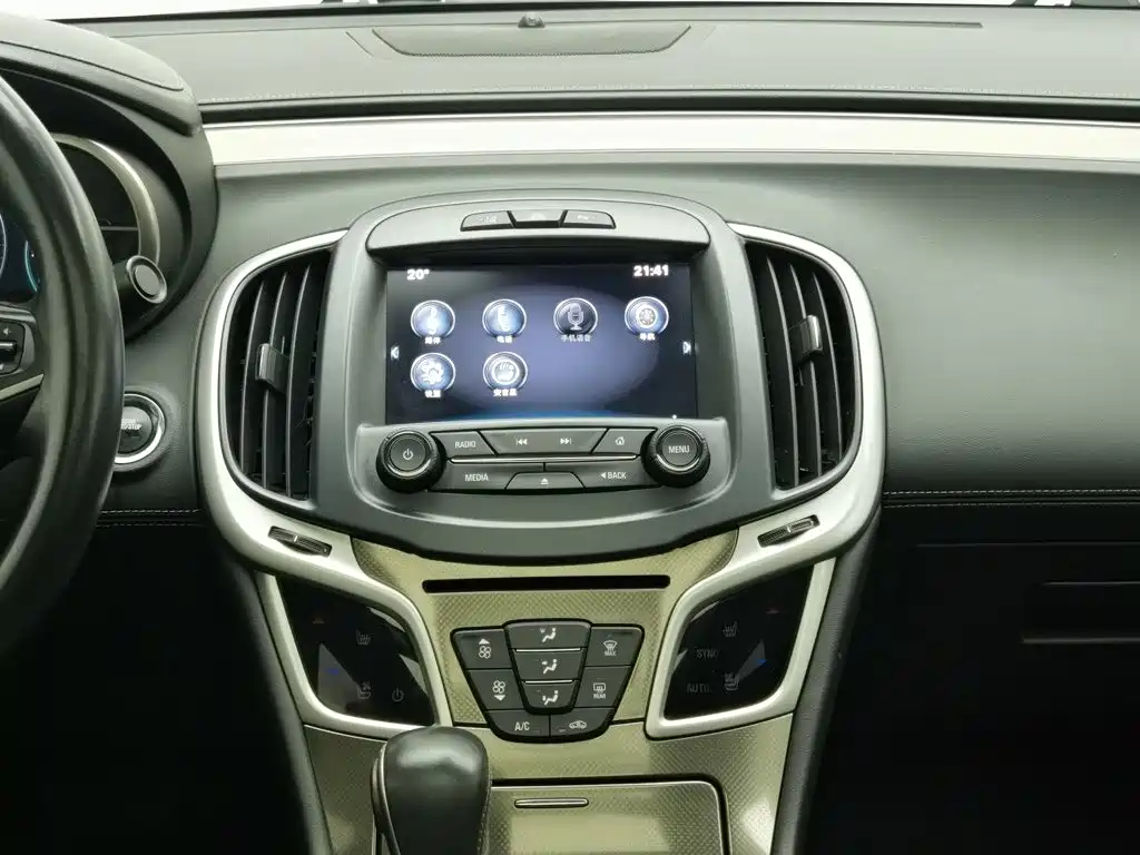 Buick LaCrosse — миниатюра 12