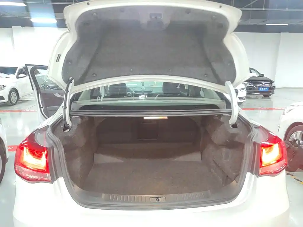 Chevrolet Malibu — миниатюра 19