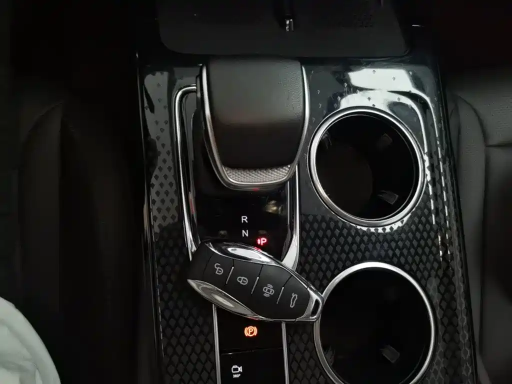 Hongqi Hongqi HS3 PHEV — миниатюра 14